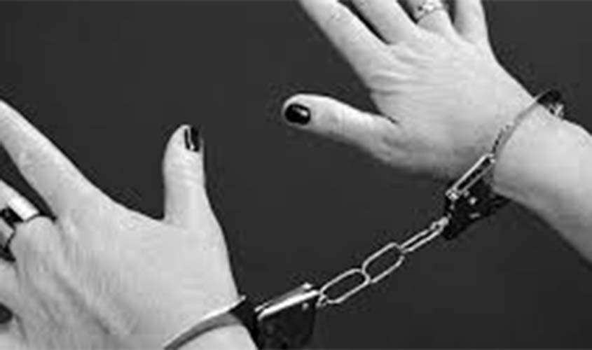 Jovem acusada de crimes em protestos contra a Copa continuará cumprindo medidas cautelares