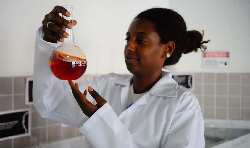 Programa Futuras Cientistas abre inscrições nesta segunda-feira