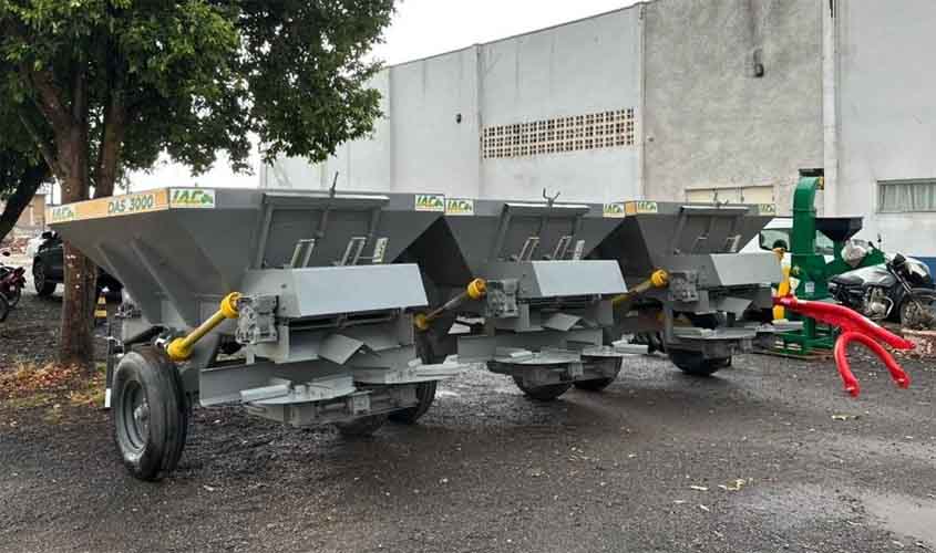 Alan Queiroz entrega R$ 100 mil em implementos agrícolas para o município de Vilhena