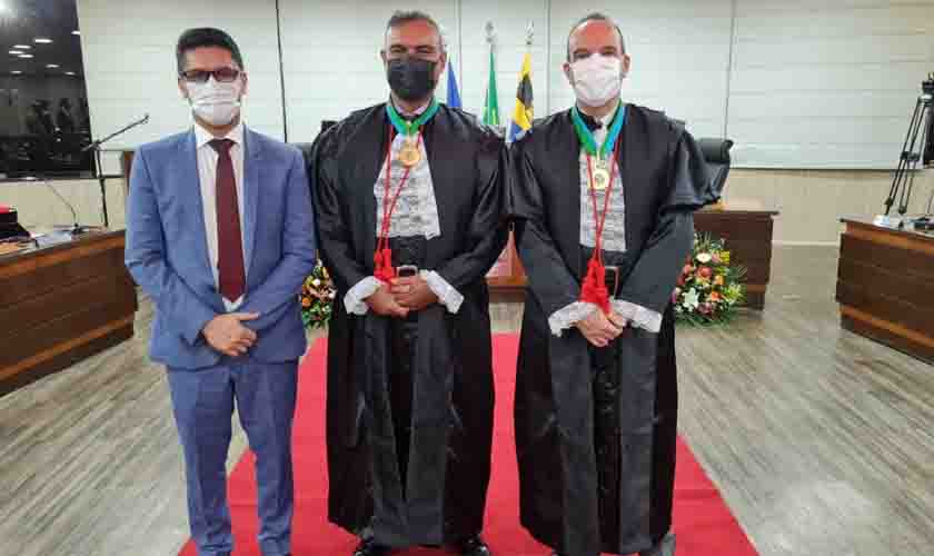 Secretário geral da Assembleia Legislativa prestigia posse de novos desembargadores do TJ