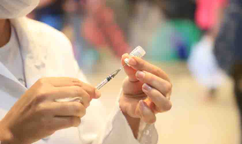 Unidades de saúde do município voltam a vacinar contra a covid-19 na sexta-feira (22)