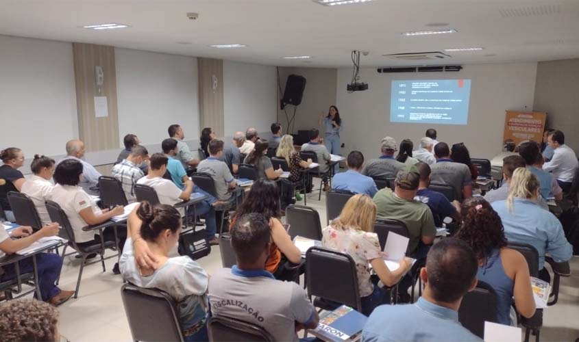 Idaron promove curso de atendimento a suspeitas de doenças vesiculares em Porto Velho