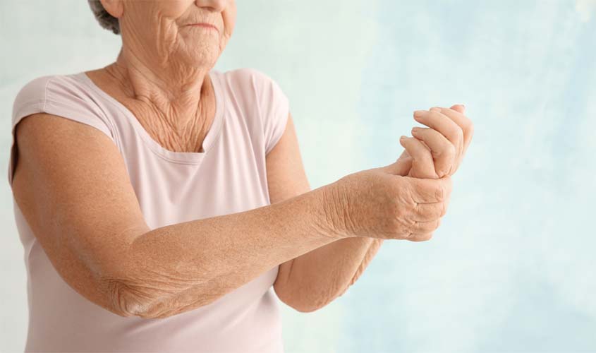 Silenciosa e sem cura, osteoporose provoca 200 mil mortes por ano no País