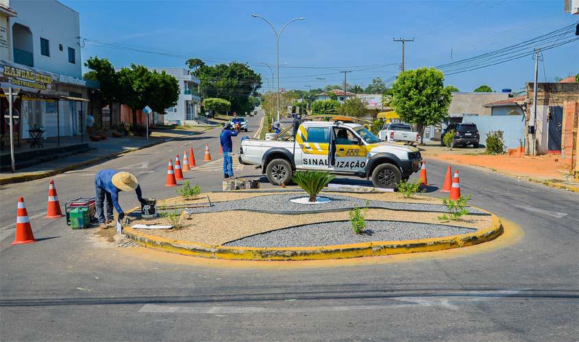 AMT revitaliza rotatória da avenida Monte Castelo