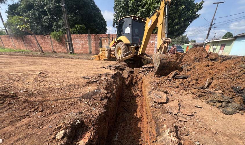 Drenagem avança em três pontos do bairro Cidade do Lobo