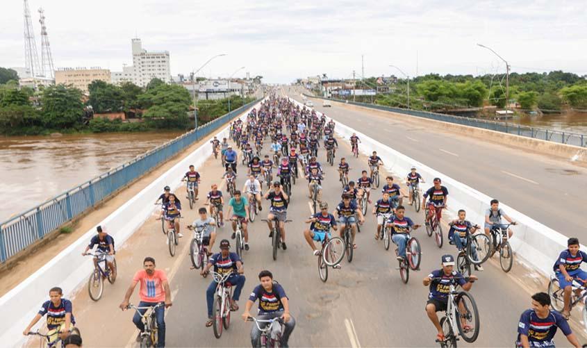 Passeio ciclístico abre as comemorações dos 42 anos