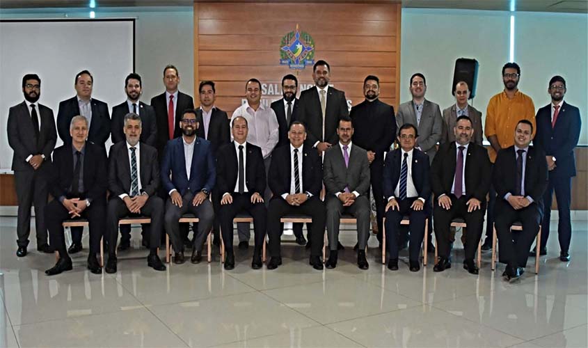 Novos membros do Conselho Superior e corregedor geral da PGE tomam posse