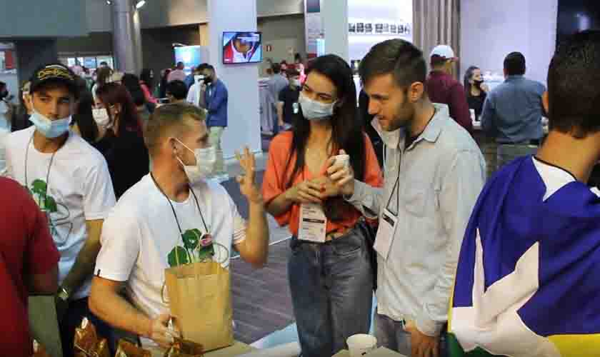 Produtores de café fazem grandes negócios em Semana Internacional do Café, em Minas