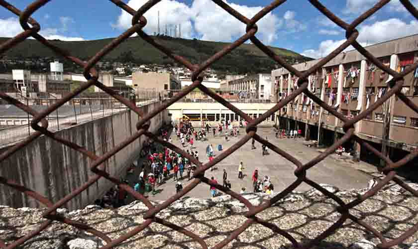 Covid-19: mesmo com avanços, vacinação de pessoas presas segue abaixo da média geral