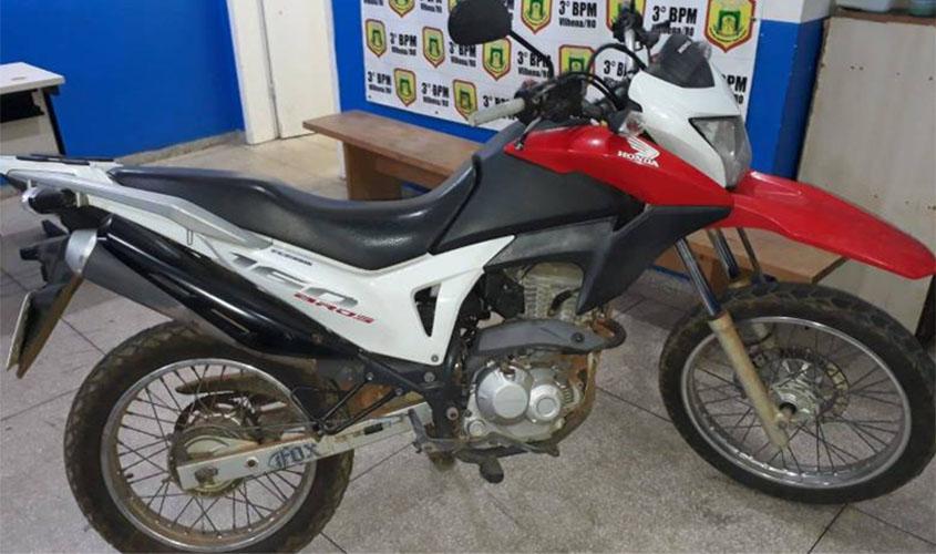 Policial militar se passa por comprador e recupera moto roubada; mesmo algemado, preso tentou fugir