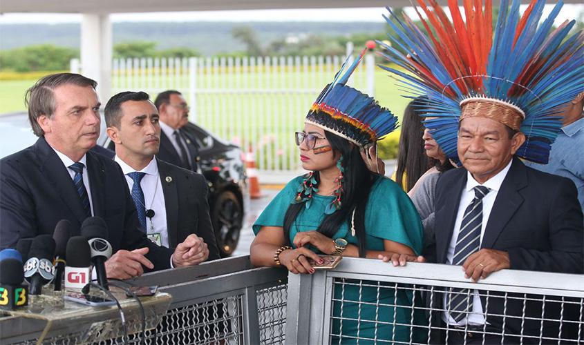 Bolsonaro diz que projeto para explorar terras indígenas está pronto