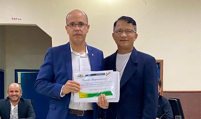 Membro do Ministério Público recebe o título de 'cidadão guajaramirense'