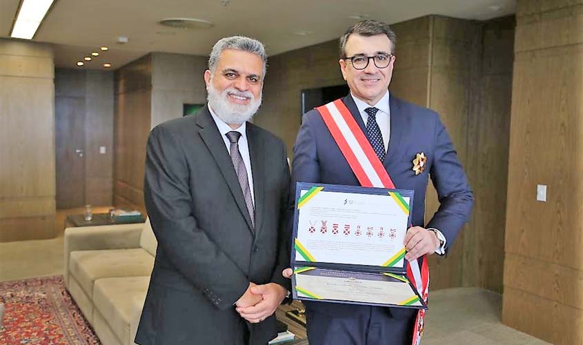 Presidente do TST entrega comenda da OMJT ao ministro das Relações Exteriores