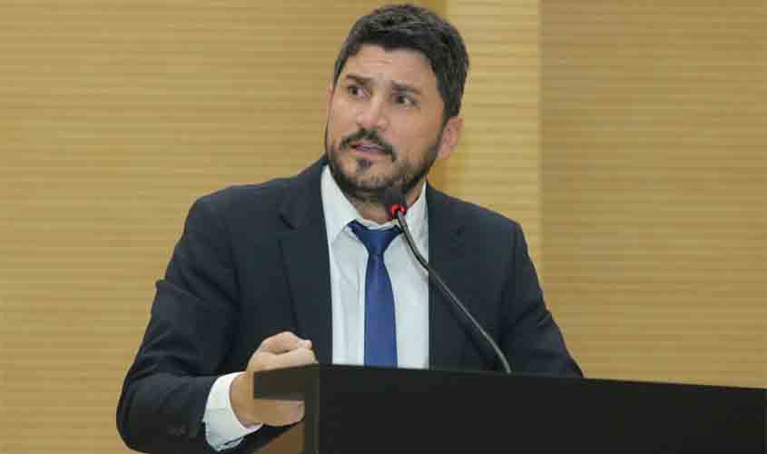 Jean Mendonça vota pela reestruturação das carreiras dos servidores do Idaron