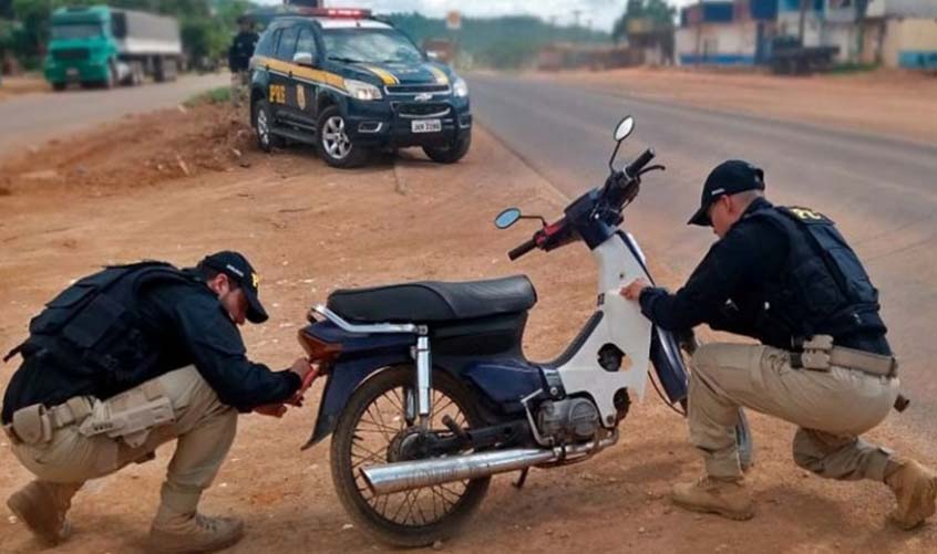 PRF recupera 4 veículos roubados