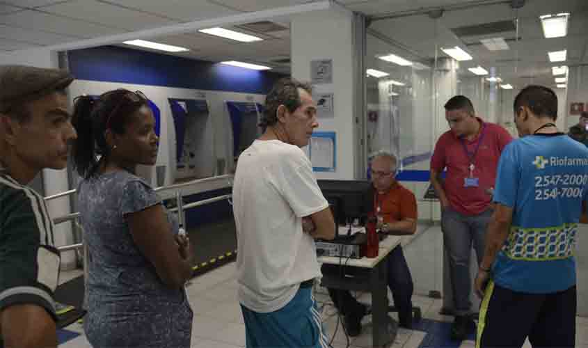 Nascidos em setembro podem sacar auxílio emergencial a partir de hoje