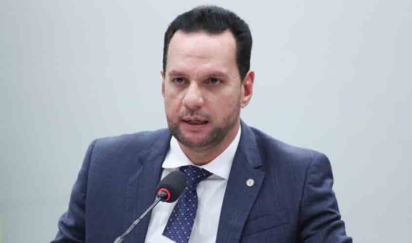 Comissão aprova projeto que concede meia-entrada para professores da educação básica em todo o Brasil