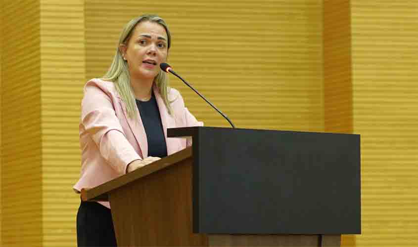 Deputada Cláudia de Jesus solicita redução da burocracia no decreto que regula venda de combustível em galões