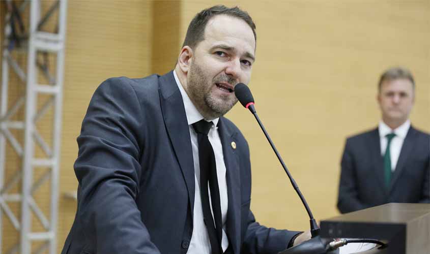 Alex Redano comemora início das obras de recuperação do travessão B-40