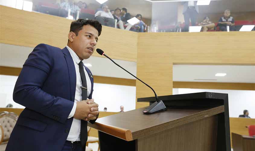 Adailton Fúria denuncia que aumento abusivo de energia penaliza famílias carentes