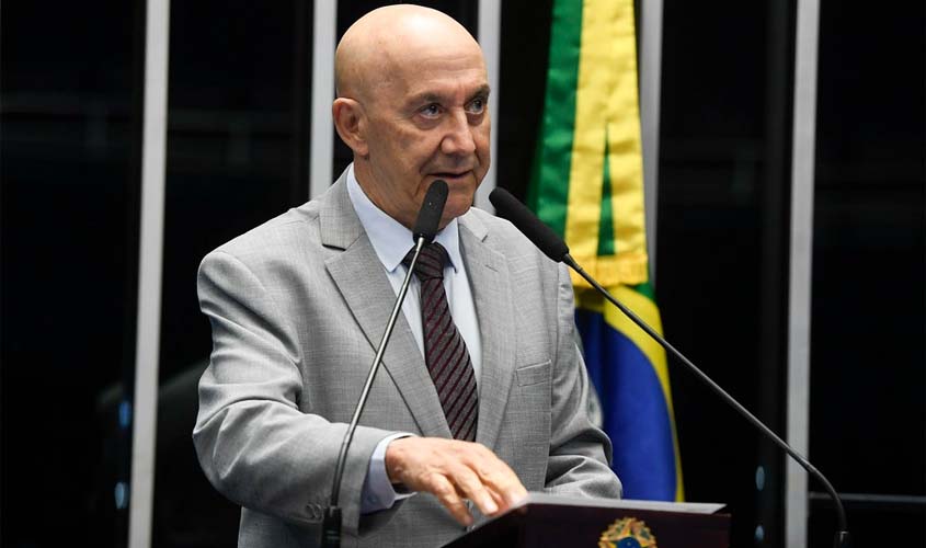 Confúcio Moura afirma que o Brasil deve enfrentar o crime com mais investimentos em educação e não em armas