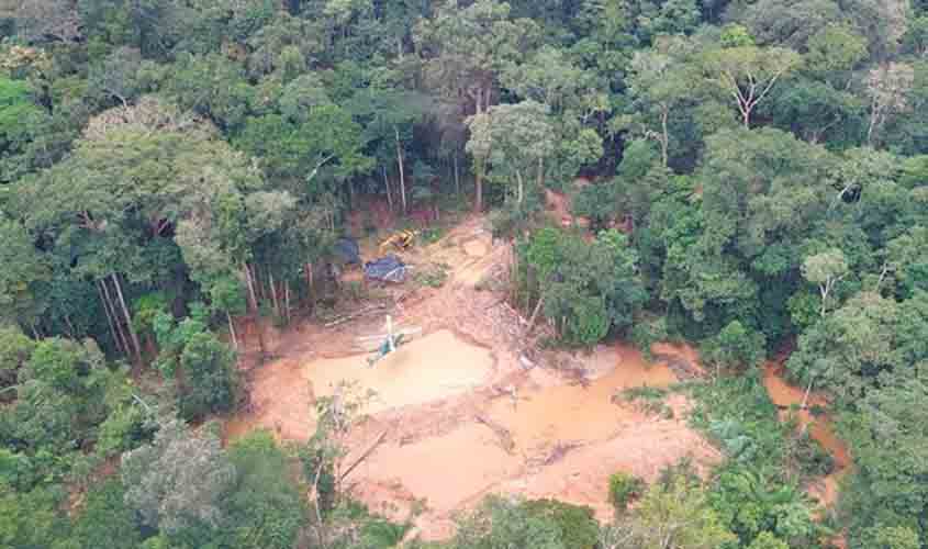 Ibama desmantela garimpo ilegal no Parque Indígena do Aripuanã
