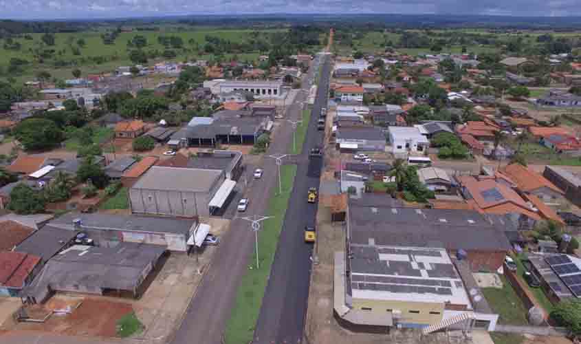 Governo de RO realiza 2,6 quilômetros de pavimentação asfáltica na Rodovia-370, no município