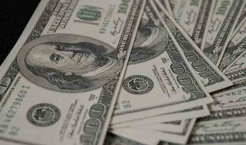 Dólar volta a fechar em alta e é cotado a R$ 5,72