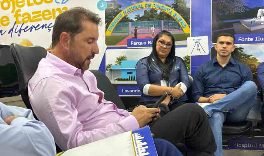 Prefeitos debatem temas municipalistas em encontro na AROM