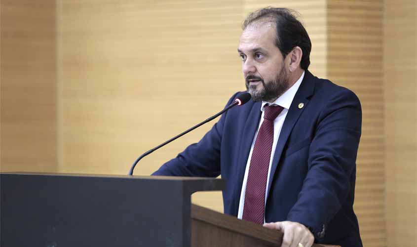 Laerte Gomes condena a violência contra a mulher e sugere medidas protetivas