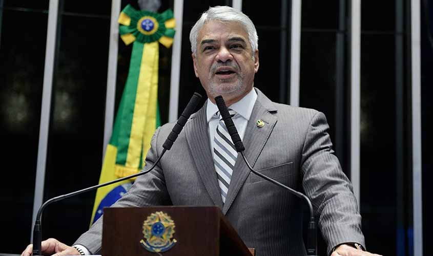 Humberto Costa lamenta desempenho de Bolsonaro nos EUA