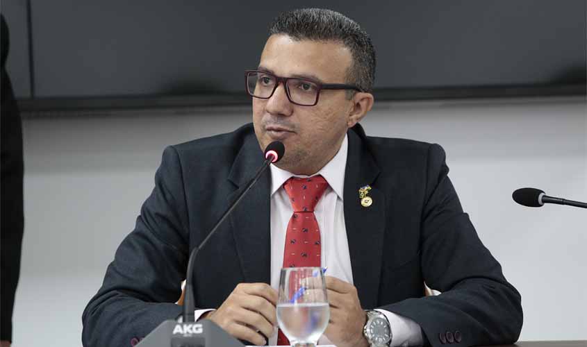 Deputado Alex Silva pede que Delegacia da Mulher funcione em regime de plantão 24 horas
