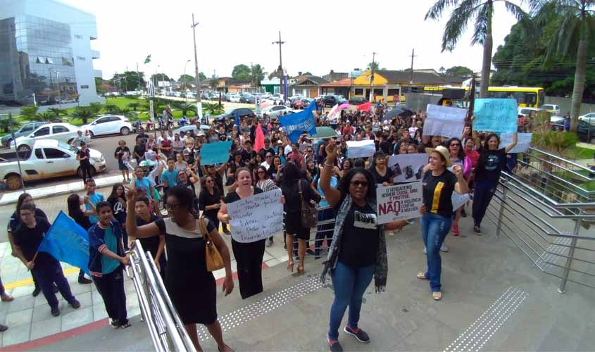 Sintero realiza ato público contra o feminicídio e em defesa dos direitos das mulheres