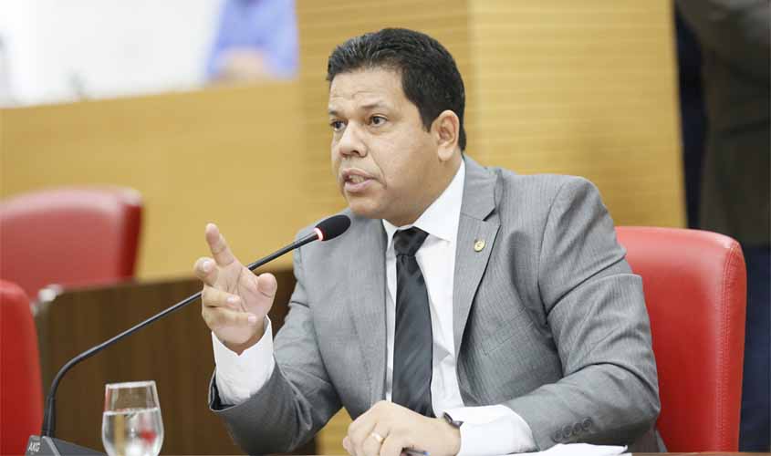 Jair Montes defende o retorno da vigilância armada nas escolas estaduais
