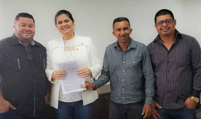 Cássia Muleta recebe vereadores de Buritis