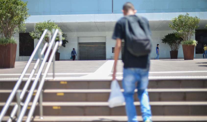 Covid-19: estagiários e aprendizes devem ficar em casa, orienta MPT