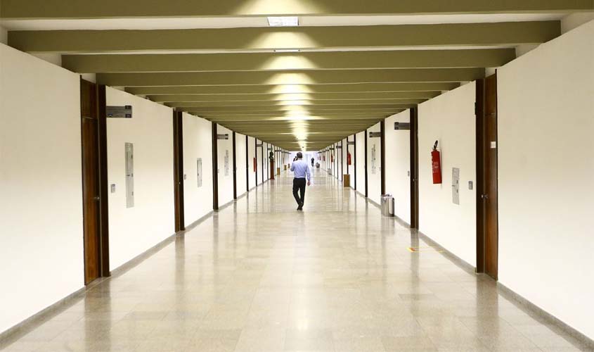 Prisco Bezerra, do Ceará, é o terceiro senador com o novo coronavírus