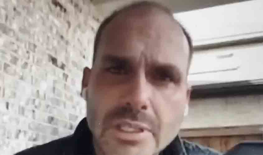 O bigode mexicano de Eduardo Bolsonaro