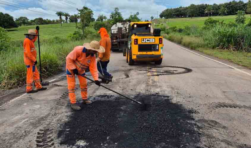 RO-383 passa por manutenção e motoristas devem dirigir com atenção redobrada