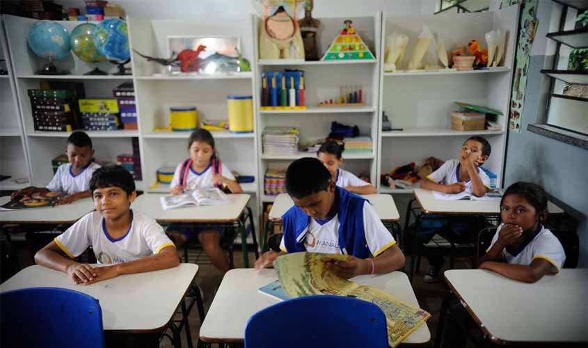 MEC prepara material para explicar nova política de alfabetização