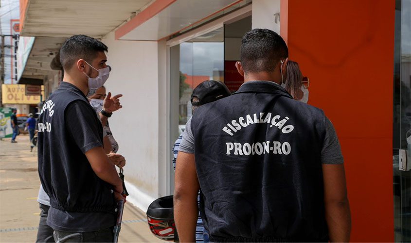 Procon fiscaliza e autua duas agências bancárias em Porto Velho por descumprimento do Decreto de Calamidade