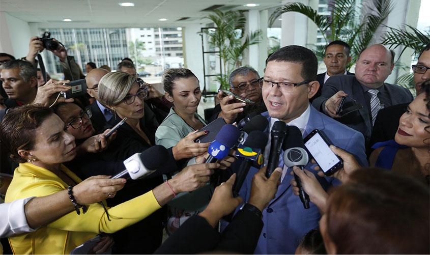 Revoltado com denúncia de superfaturamento no combate ao coronavírus, governador passa a atacar a imprensa