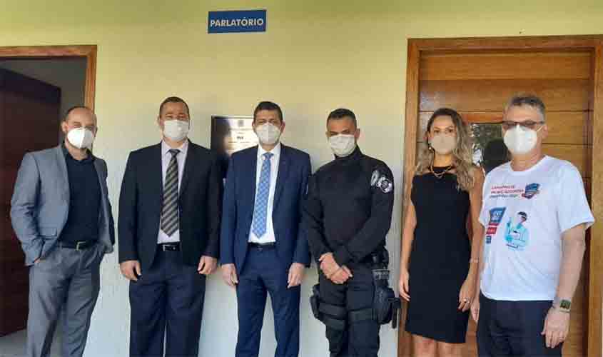 OAB entrega parlatório na Casa do Albergado de Ariquemes