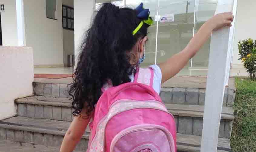 Prefeitura e Vara da Infância e Juventude firmam parceria para alertar sobre autorização de viagens