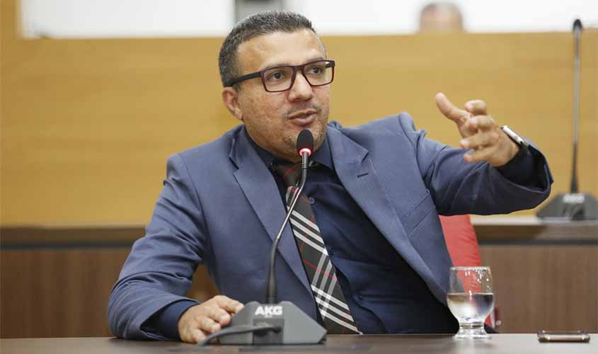 Alex Silva pede a Seduc o restabelecimento de energia em escola da Capital