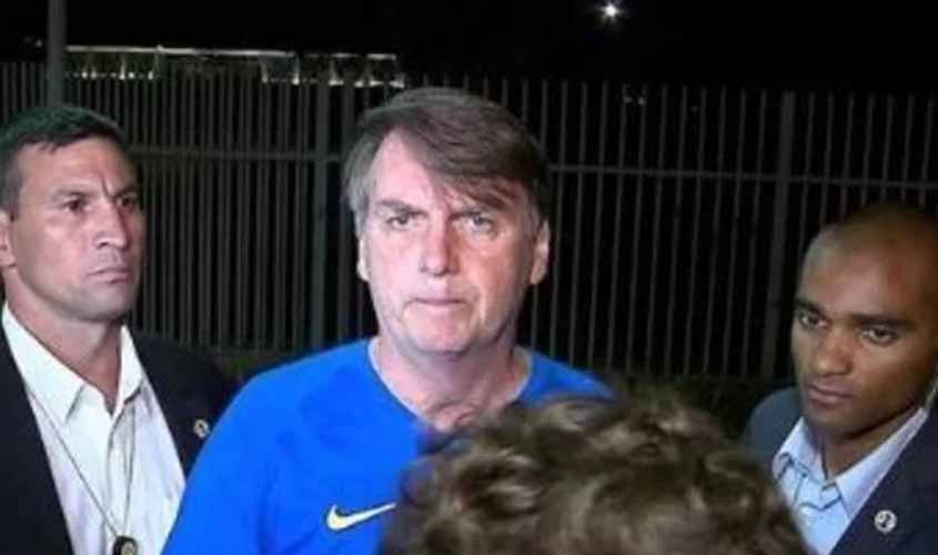 Bolsonaro volta a xingar estudantes: