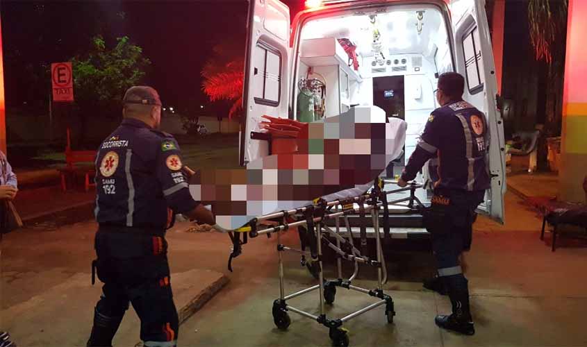 Durante briga homem leva facada nas costas