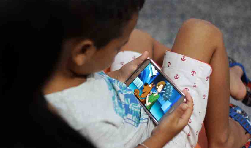 Especialista esclarece sintomas e cuidados com a saúde mental de crianças e adolescentes que permanecem em isolamento social