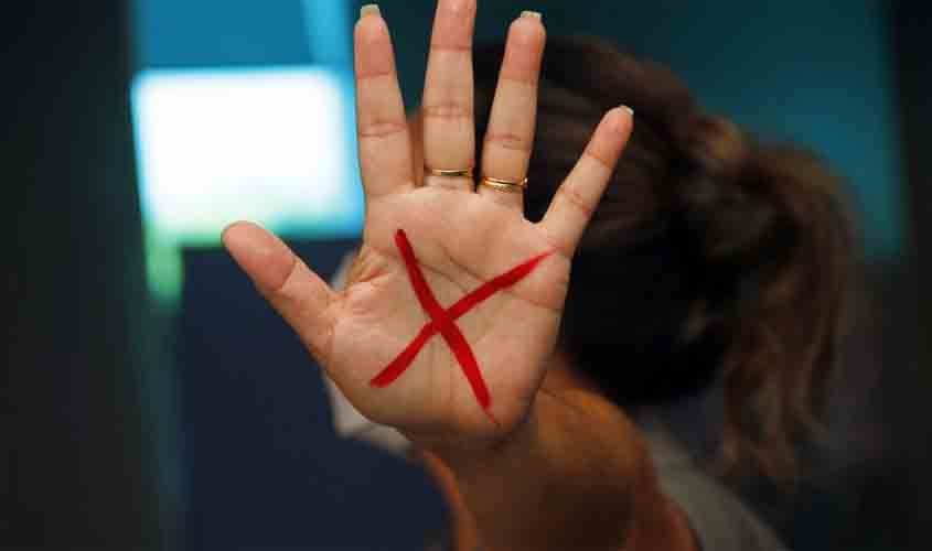 Rondônia adere ao 'Programa de Cooperação e Código Sinal Vermelho' para combater violência contra mulher