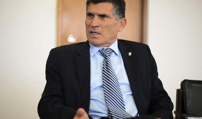 Santos Cruz: governo é 'show de besteiras' e ataques contra mim foram 'guerra de baixarias'